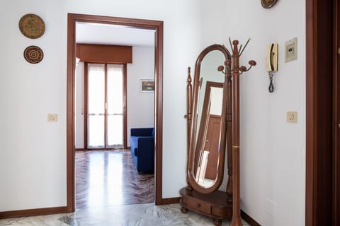 Apartment, 2 Bedrooms | Room amenity