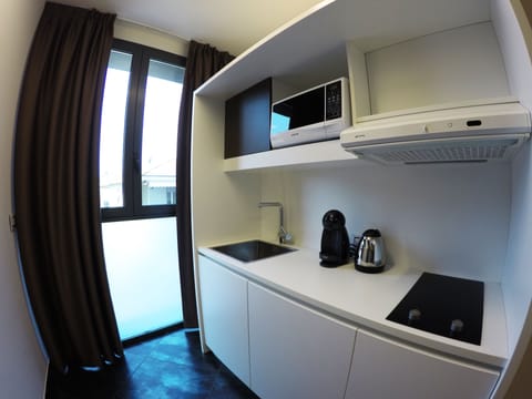 In-room safe, desk, soundproofing, free WiFi