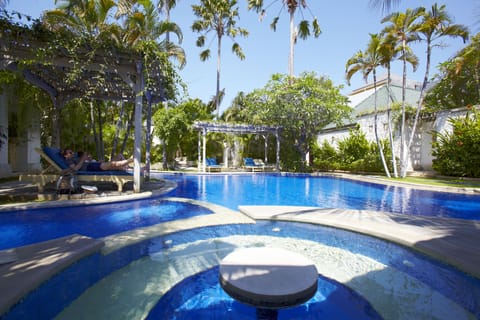 Outdoor pool, open 7 AM to 11 PM, sun loungers
