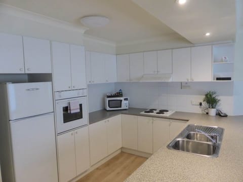 Superior Two Bedroom Apartment | Private kitchen | Full-size fridge, microwave, oven, stovetop