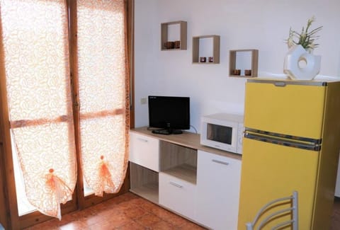 Apartment, 2 Bedrooms, Balcony, City View | Interior