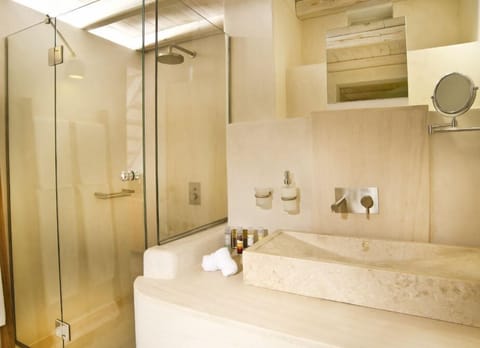 Superior Suite (Candy) | Bathroom | Designer toiletries, hair dryer, bathrobes, slippers