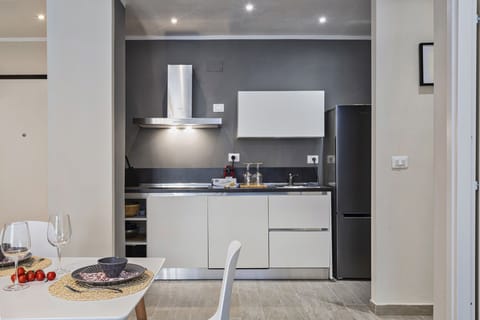 City Apartment | Private kitchen | Full-size fridge, stovetop, dishwasher, espresso maker