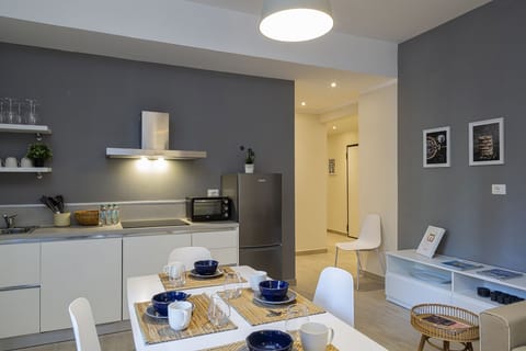 Family Apartment | Private kitchen | Full-size fridge, stovetop, dishwasher, espresso maker