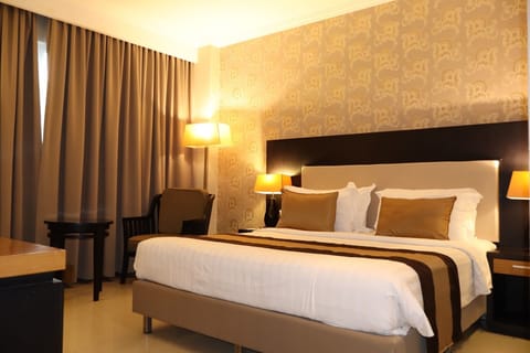 Deluxe Double or Twin Room | Minibar, in-room safe, free WiFi