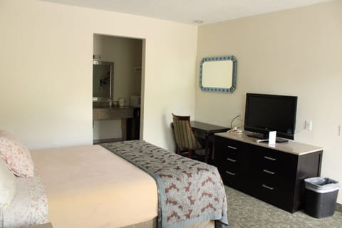 Standard Room, 2 Double Beds (Newly remodeled bathrooms) | Desk, laptop workspace, free WiFi, bed sheets