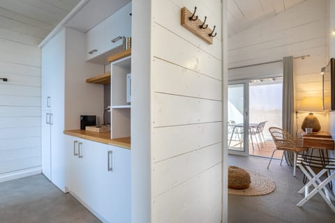 Premium bedding, in-room safe, desk, blackout drapes