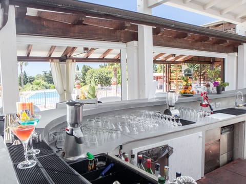 Poolside bar