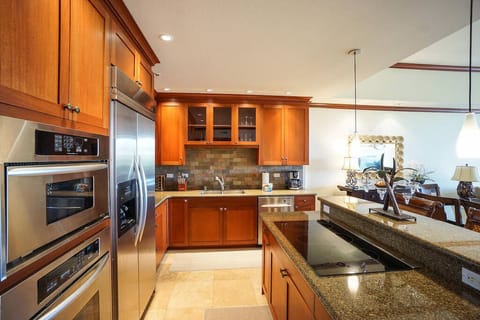 Apartment, Multiple Beds (Kolea 14F at the Waikoloa Beach Resor) | Private kitchen | Fridge, microwave, oven, stovetop