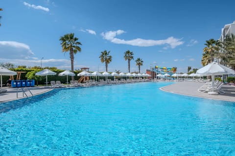 Indoor pool, seasonal outdoor pool, sun loungers