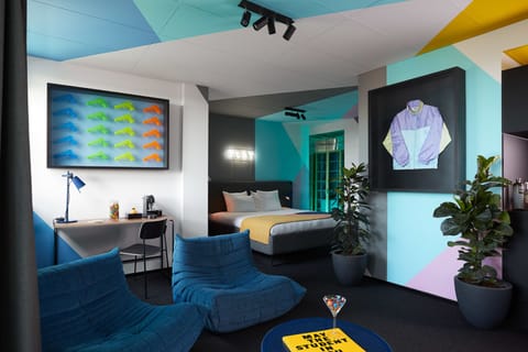 Penthouse | In-room safe, desk, blackout drapes, soundproofing