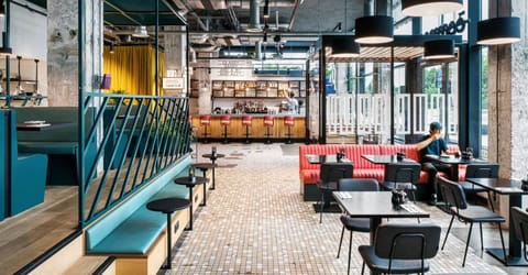 Breakfast, lunch, dinner served; international cuisine 