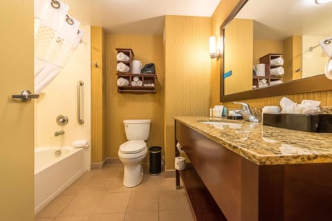 Two Queen Beds | Bathroom | Combined shower/tub, free toiletries, towels