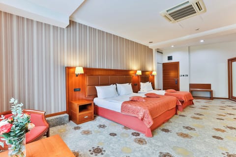 Triple Room | Premium bedding, minibar, in-room safe, desk