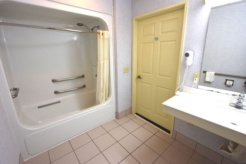 Standard Room, 2 Queen Beds | Bathroom | Combined shower/tub, free toiletries, hair dryer, towels