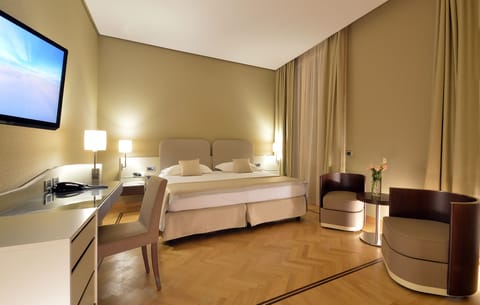 Junior Room | Premium bedding, minibar, in-room safe, desk