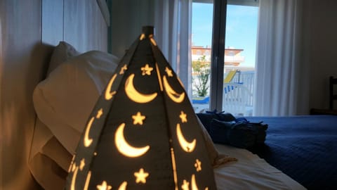 In-room safe, desk, free WiFi