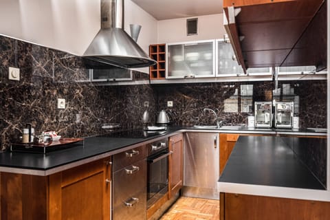 Exclusive Loft | Private kitchen | Full-size fridge, microwave, stovetop, dishwasher