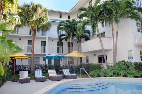 Outdoor pool, sun loungers