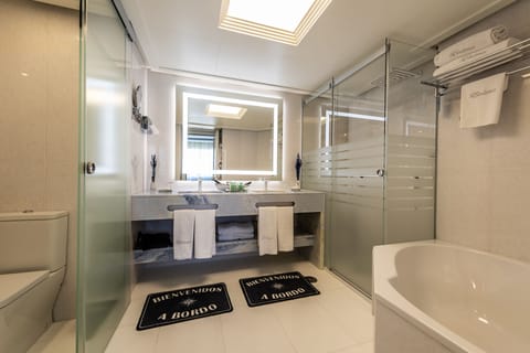 Royal Suite | Bathroom | Combined shower/tub, eco-friendly toiletries, hair dryer, bidet