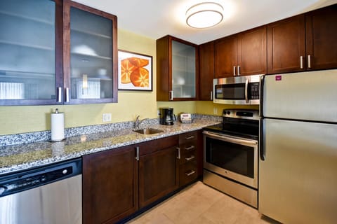 Suite, 2 Bedrooms | Private kitchen | Fridge, microwave, stovetop, dishwasher