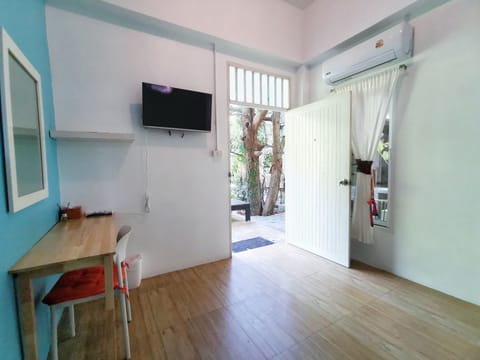 Room, Shared Bathroom (Two Glur) | Free WiFi, bed sheets