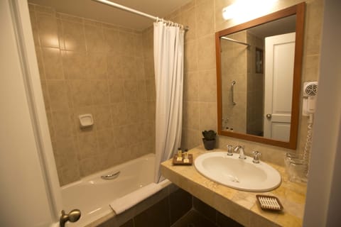 Superior Room | Bathroom | Rainfall showerhead, free toiletries, hair dryer, towels