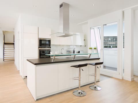 Luxury Penthouse, 3 Bedrooms, City View | Private kitchen | Full-size fridge, microwave, oven, stovetop