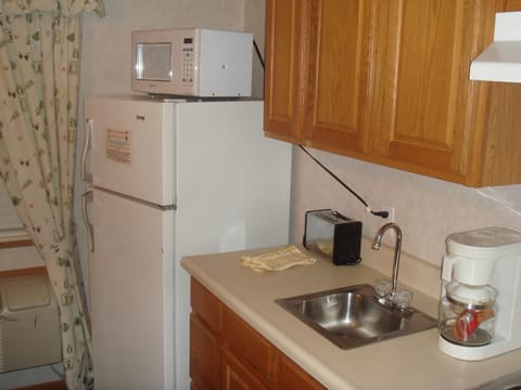 Fridge, microwave, coffee/tea maker