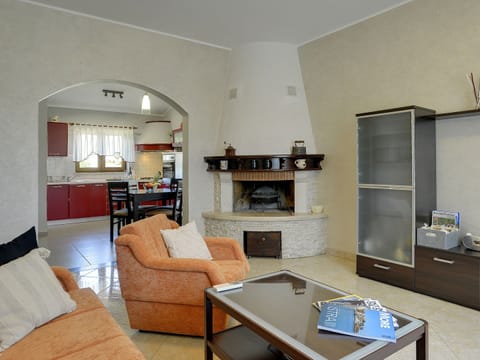 Villa | Private kitchen | Electric kettle, cookware/dishes/utensils