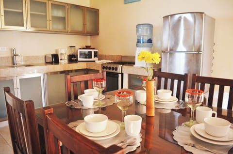 Family Suite, 2 Bedrooms, Kitchen | Private kitchen | Microwave