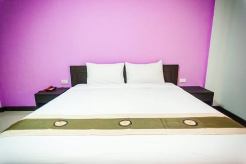 Standard Double Room | Minibar, desk, free WiFi, bed sheets