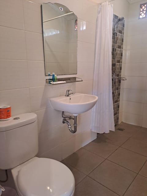 Standard Room, Partial Sea View | Bathroom