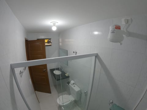 Standard Triple Room | Bathroom | Shower, towels