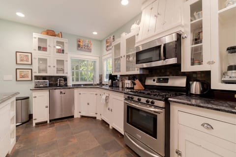 House (Charleston House Vacation Rental of C) | Private kitchen | Full-size fridge, oven, stovetop, dishwasher