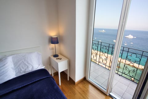 Deluxe Double Room, Sea View | Egyptian cotton sheets, minibar, in-room safe, free WiFi