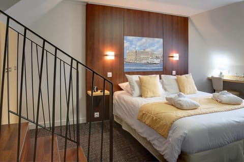 Superior Room, 1 Queen Bed, Non Smoking, Sea View (Twin bed on request) | Premium bedding, pillowtop beds, minibar, in-room safe