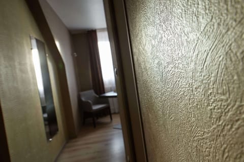 Individually decorated, individually furnished, desk, soundproofing