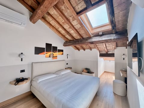 Premium bedding, down comforters, desk, laptop workspace