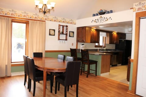 House, 3 Bedrooms | Private kitchen | Fridge, coffee/tea maker