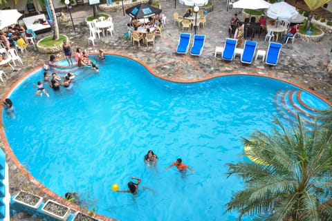 Outdoor pool, pool umbrellas, sun loungers