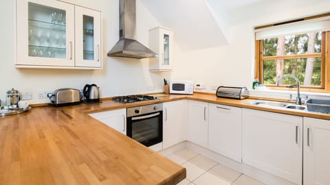 One Bedroom Hunting Lodge | In-room dining