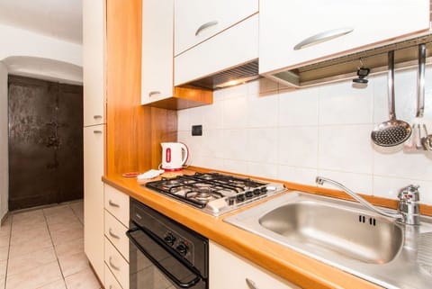 Apartment, 1 Bedroom | Private kitchen | Full-size fridge, microwave, oven