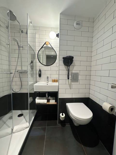 Standard Double Room, 1 Double Bed | Bathroom | Bathtub, eco-friendly toiletries, hair dryer, towels