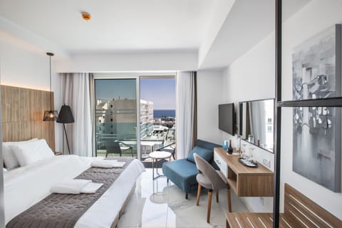 Minibar, in-room safe, soundproofing, iron/ironing board