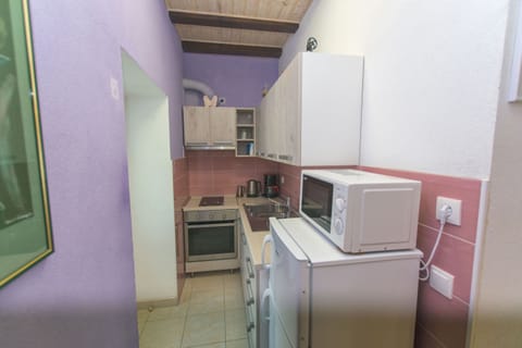 Apartment (A1) | Private kitchen | Highchair