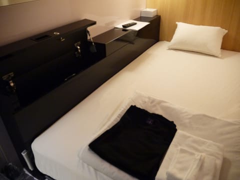 In-room safe, iron/ironing board, free WiFi, bed sheets