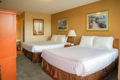 2 Queen Beds, Non Smoking | Premium bedding, soundproofing, iron/ironing board, free WiFi