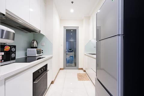 Comfort Apartment, 3 Bedrooms, Balcony (Sens House) | Private kitchen | Fridge, microwave, stovetop, cookware/dishes/utensils