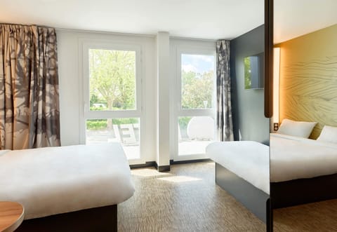 Quadruple Room | Desk, free WiFi, bed sheets